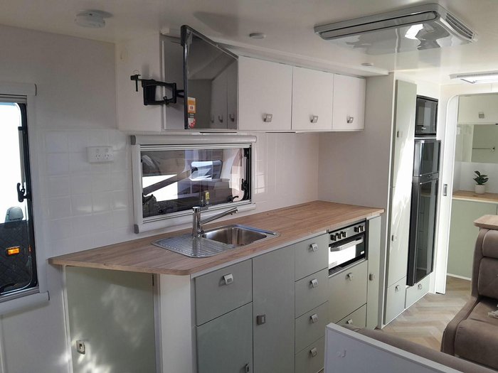 2025 Design RV Forerunner V5-2 20'6