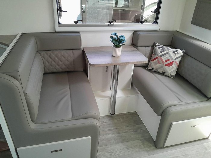 2025 Essential Caravans Ranger V7-7 21'8