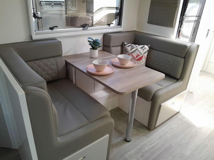 2025 Essential Caravans Ranger V7-7 21'8