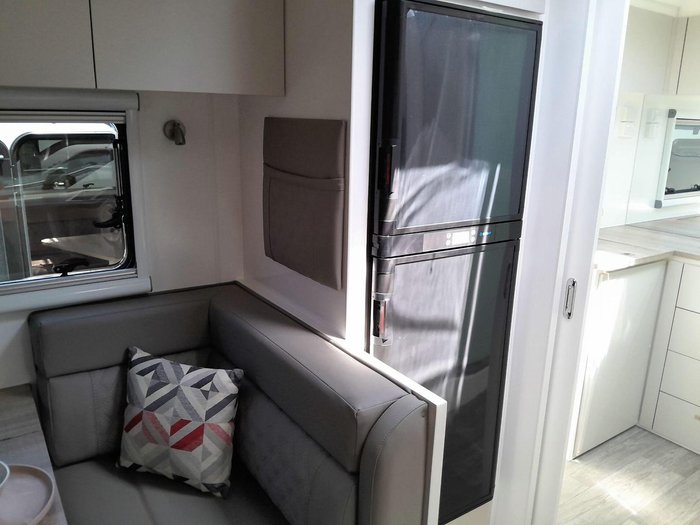 2025 Essential Caravans Ranger V7-7 21'8