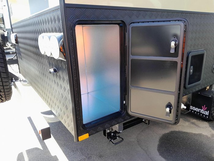 2025 Essential Caravans Ranger V7-7 21'8