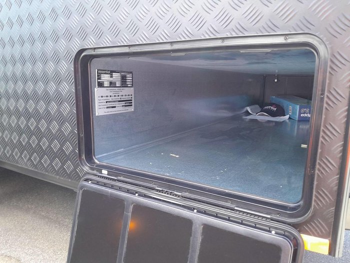 2025 Essential Caravans Ranger V7-7 21'8