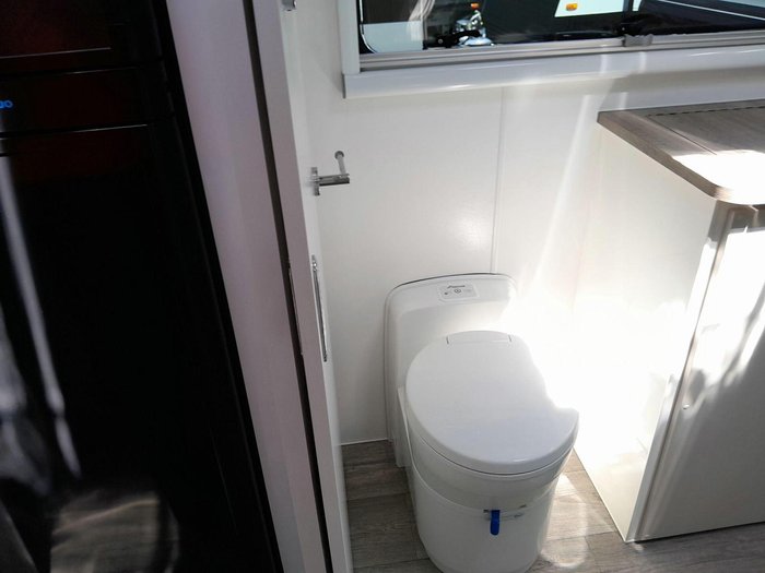 2025 Essential Caravans Ranger V7-7 21'8