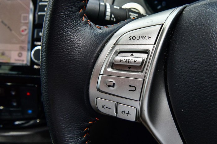 2020 Nissan Navara N-TREK