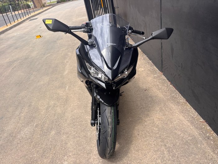 2025 Kawasaki NINJA 650 METALLIC SPARK BLACK