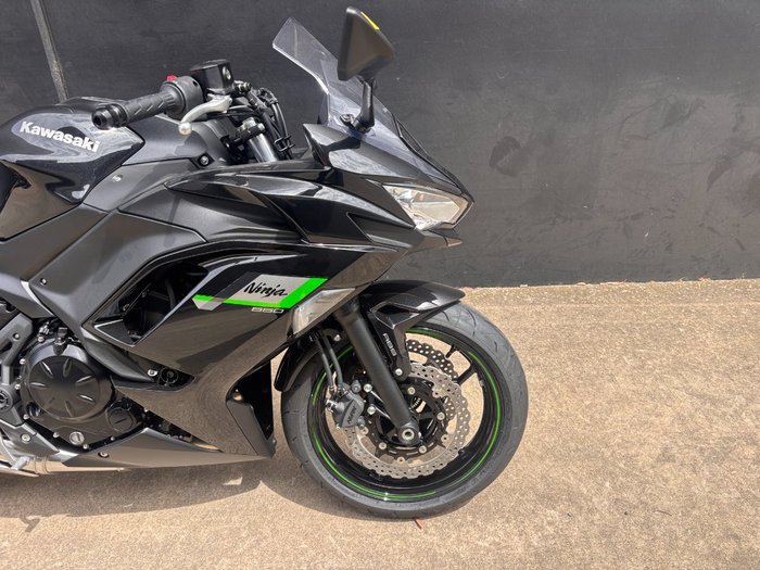2025 Kawasaki NINJA 650 METALLIC SPARK BLACK