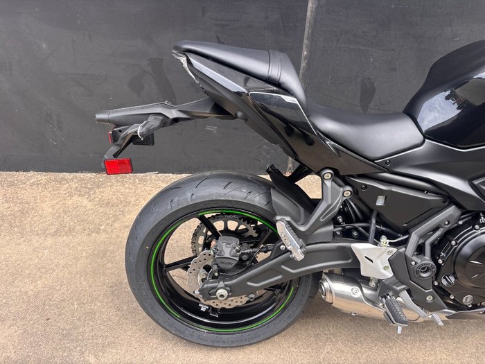 2025 Kawasaki NINJA 650 METALLIC SPARK BLACK