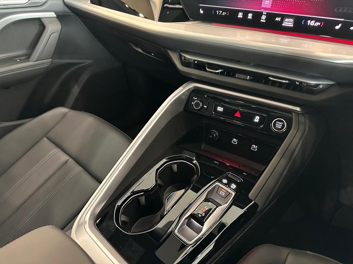 2025 Audi Q5 TFSI 150kW