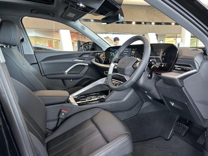 2025 Audi Q5 TFSI 150kW