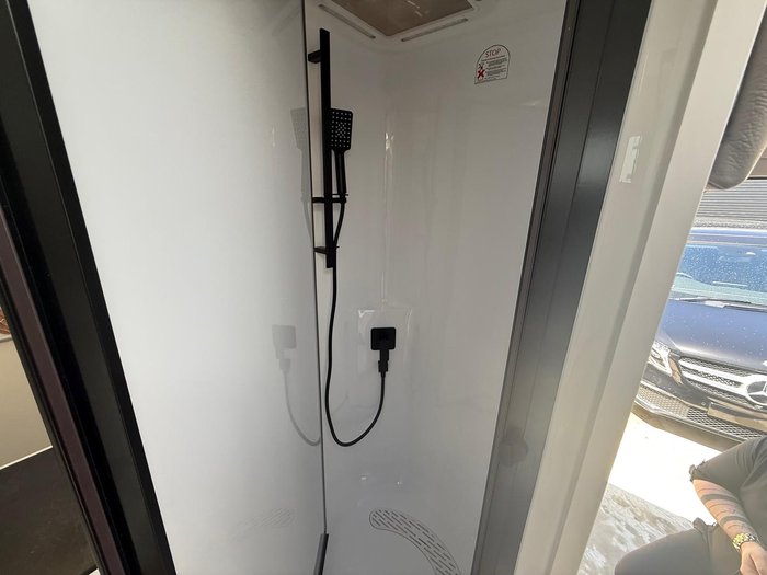 2025 JB Caravans Gatorx 17'10 Rd Lounge