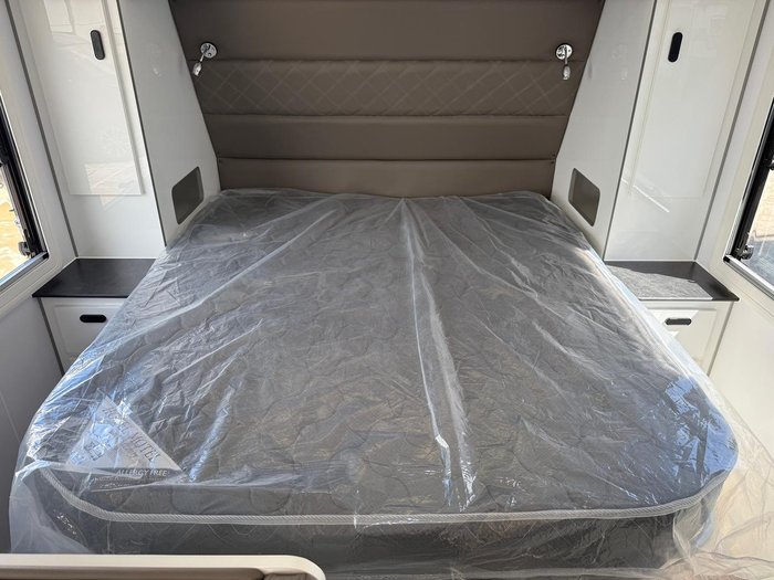 2025 JB Caravans Gatorx 17'10 Rd Lounge