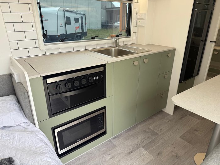 2025 Traveller Destination Track 15