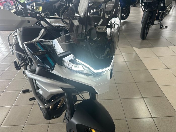 2025 CFMOTO 700MT MT White