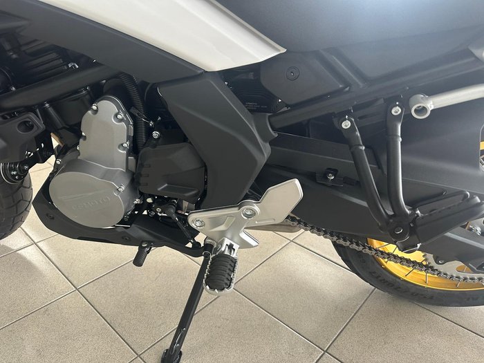 2025 CFMOTO 700MT MT White