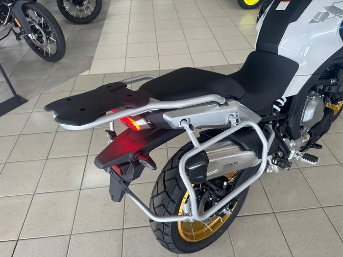 2025 CFMOTO 700MT MT White