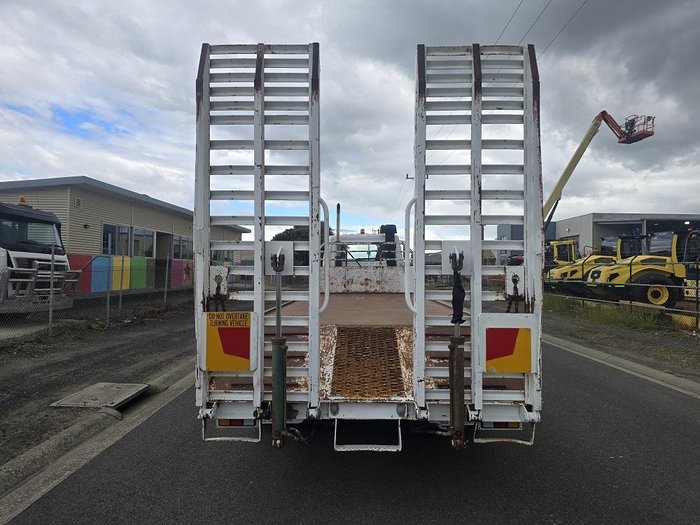 2004 Mitsubishi Beavertail