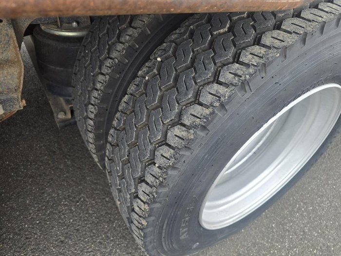 2004 Mitsubishi Beavertail