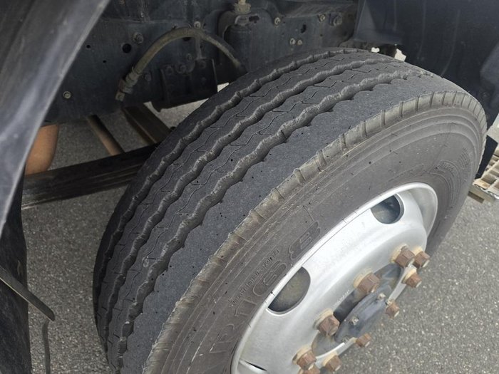 2004 Mitsubishi Beavertail