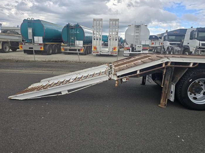 2004 Mitsubishi Beavertail