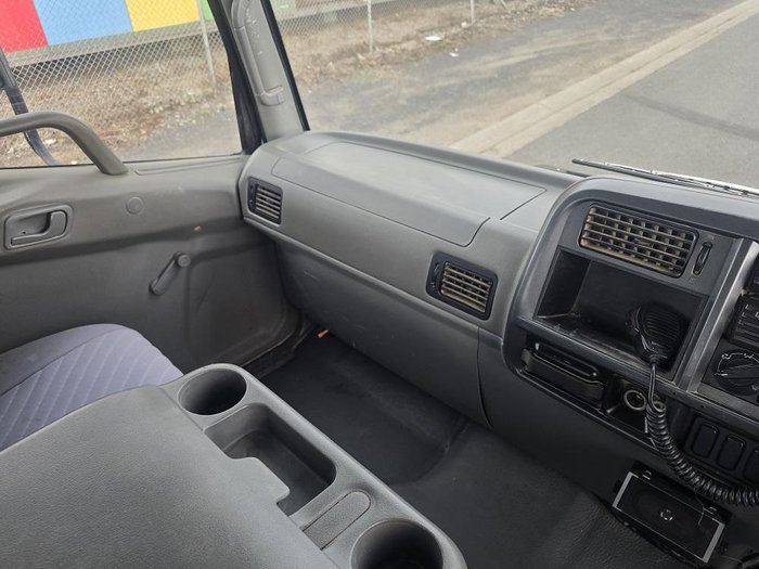 2004 Mitsubishi Beavertail