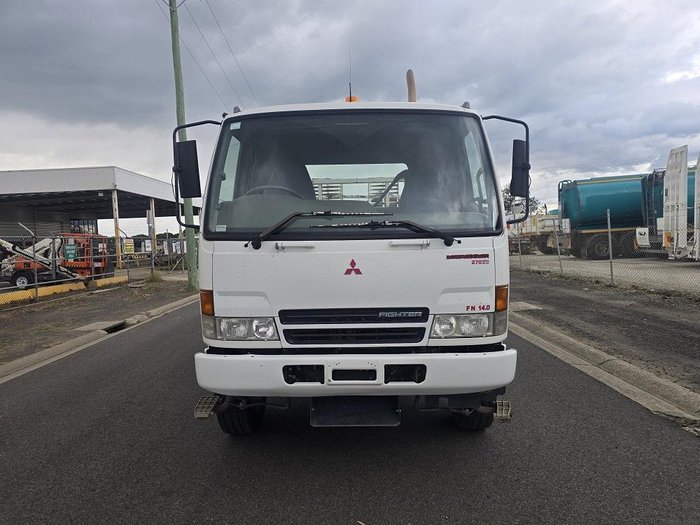 2004 Mitsubishi Beavertail