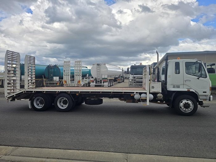 2004 Mitsubishi Beavertail