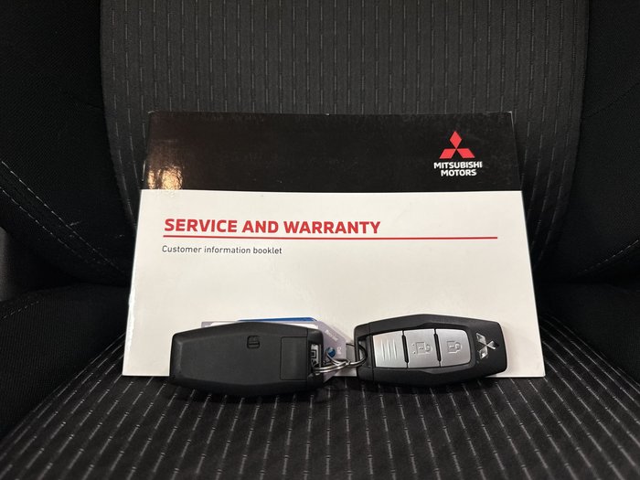 2022 Mitsubishi Outlander LS