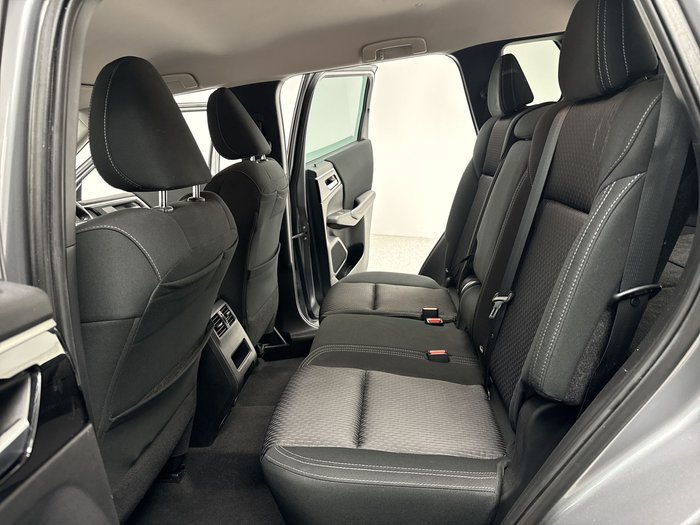 2022 Mitsubishi Outlander LS