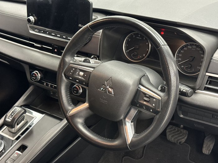 2022 Mitsubishi Outlander LS