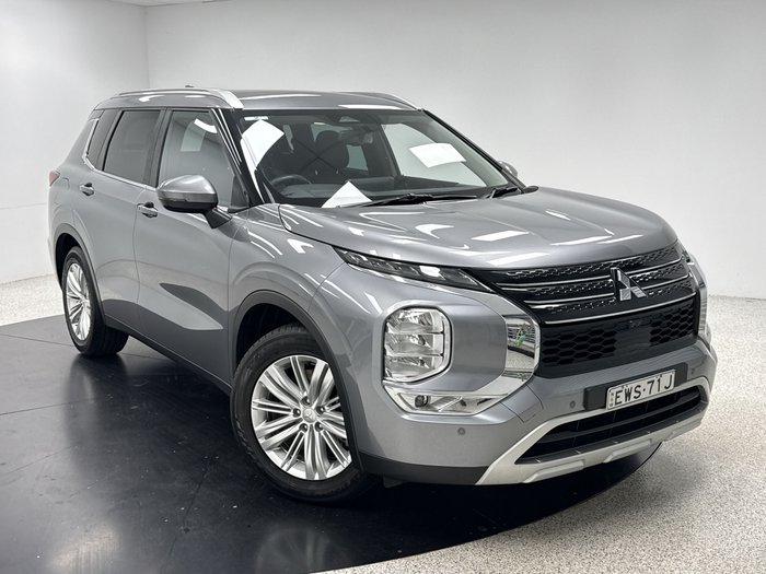 2022 Mitsubishi Outlander LS