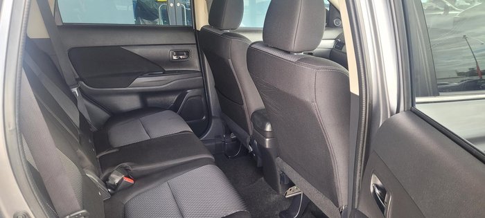 2016 Mitsubishi Outlander LS