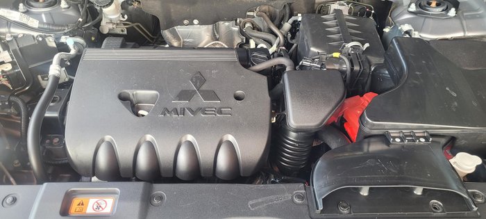 2016 Mitsubishi Outlander LS