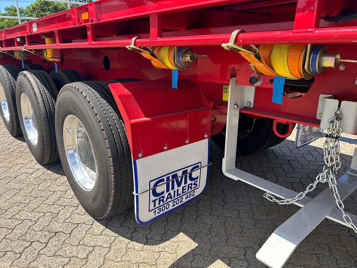 2025 CIMC 45' / 13.7M Flat Top B Trailer, In Brisbane Red