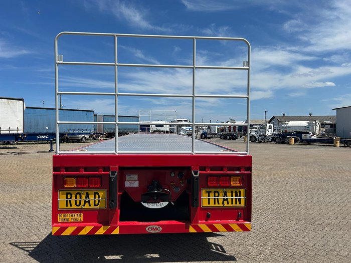 2025 CIMC 45' / 13.7M Flat Top B Trailer, In Brisbane Red