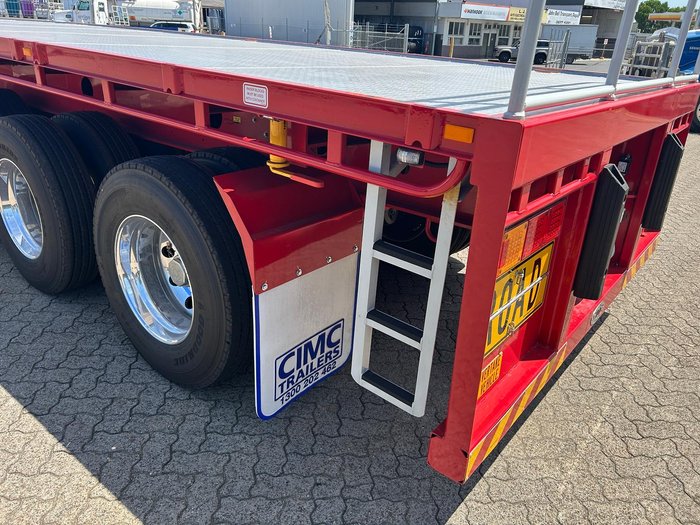 2025 CIMC 45' / 13.7M Flat Top B Trailer, In Brisbane Red