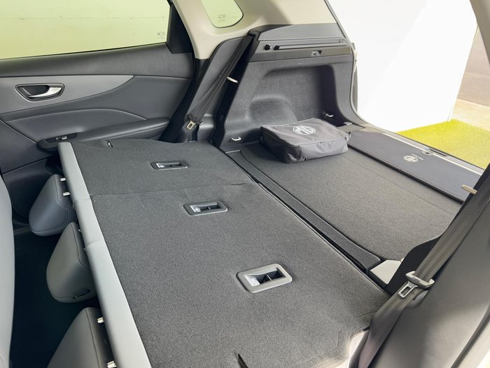 2025 MG MGS5 EV Essence 62