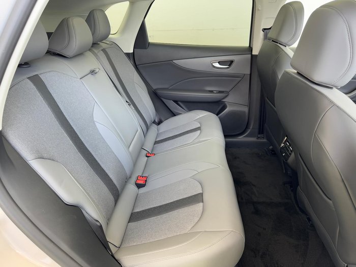 2025 MG MGS5 EV Essence 62