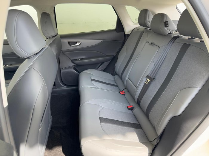 2025 MG MGS5 EV Essence 62