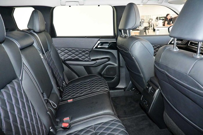 2024 Mitsubishi Outlander Exceed