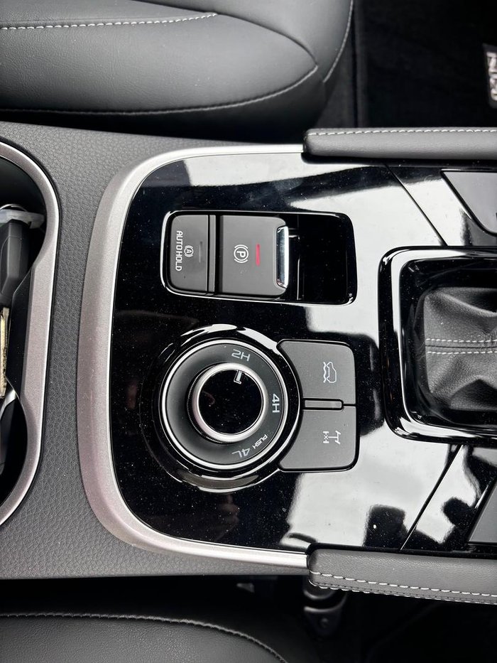 2025 Isuzu MU-X LS-T