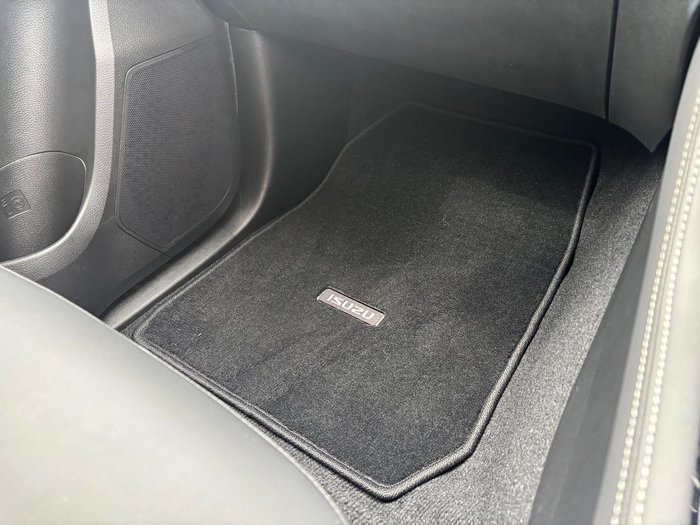 2025 Isuzu MU-X LS-T