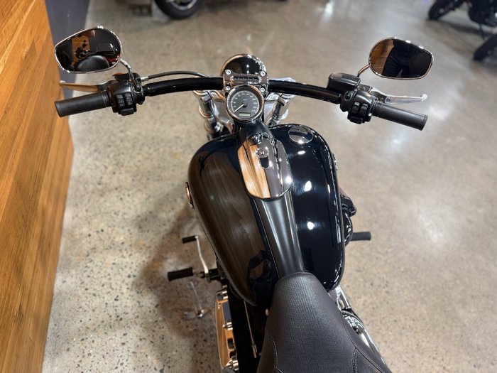 2016 Harley-davidson FXSB SOFTAIL BREAKOUT Black