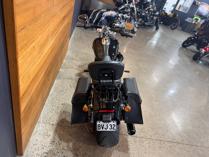 2016 Harley-davidson FXSB SOFTAIL BREAKOUT Black