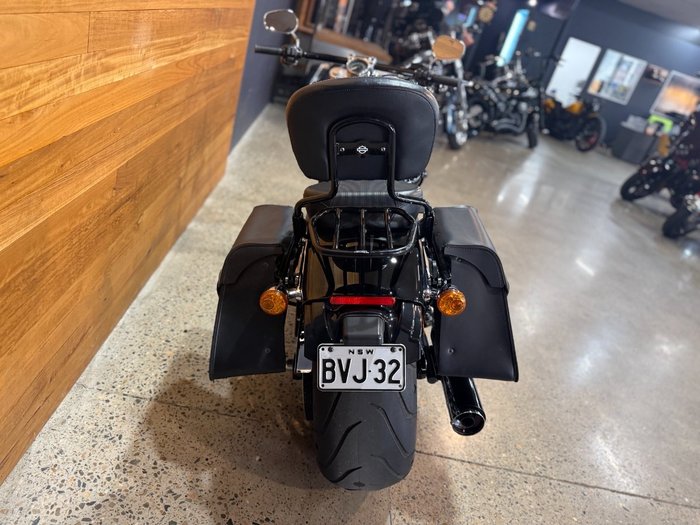 2016 Harley-davidson FXSB SOFTAIL BREAKOUT Black