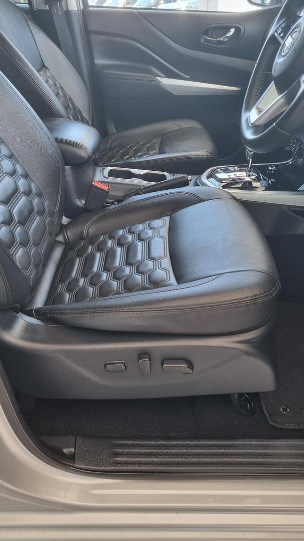 2021 Nissan Navara ST-X