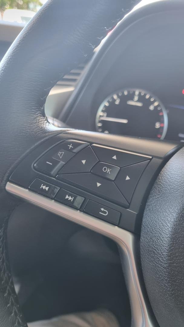 2021 Nissan Navara ST-X