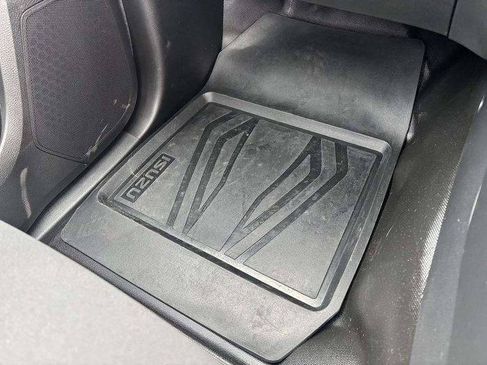 2025 Isuzu D-MAX SX High Ride MY25.5 4x2 Mineral White