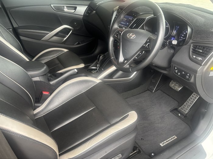 2012 Hyundai Veloster +