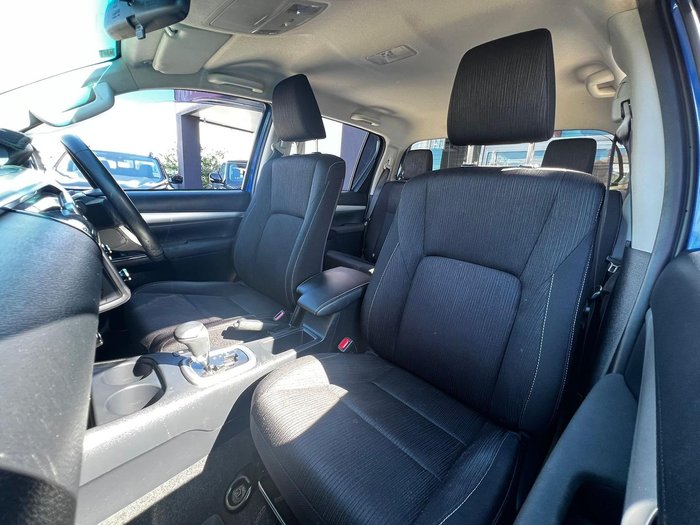 2020 Toyota Hilux SR5