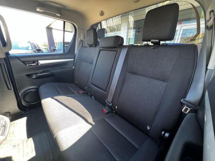 2020 Toyota Hilux SR5